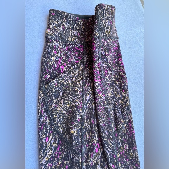 Lululemon Athletica Multicolor Patterned Leggings - Picture 5 of 8